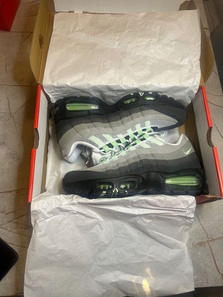 Nike Air Max 95 Trainers – Grey with Bright Green Accents