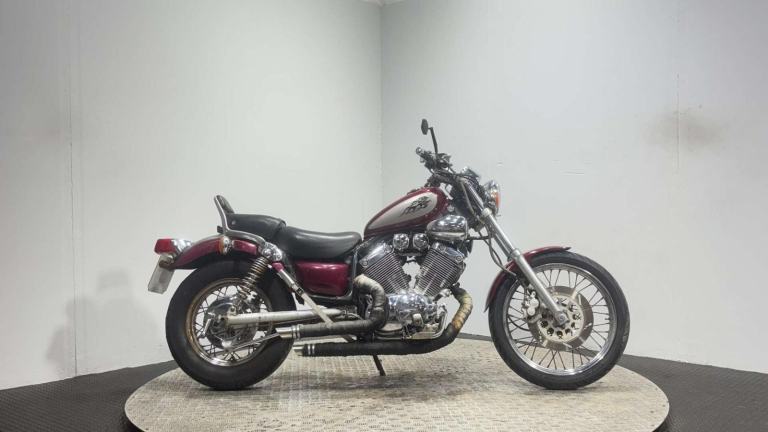 Yamaha XV 400 1995 37k running project bike spares or repair cruiser 400cc