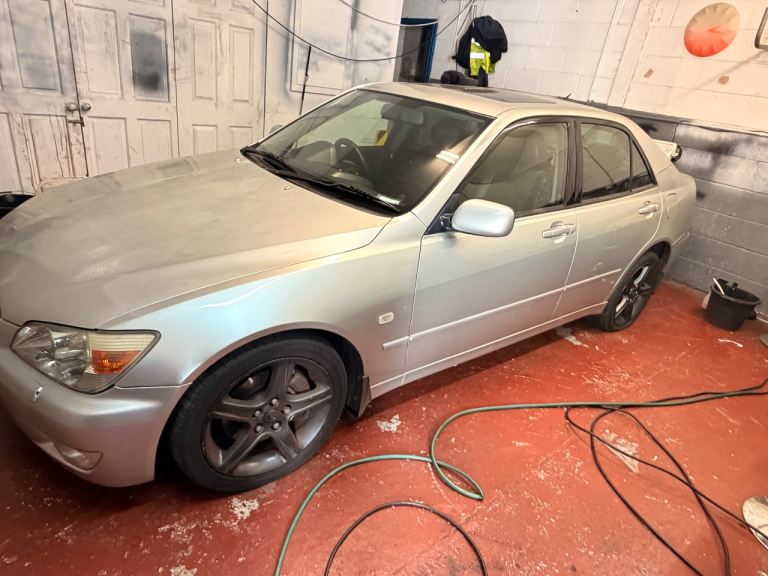 Lexus, IS, Saloon, 2001, Other, 1988 (cc), 4 doors