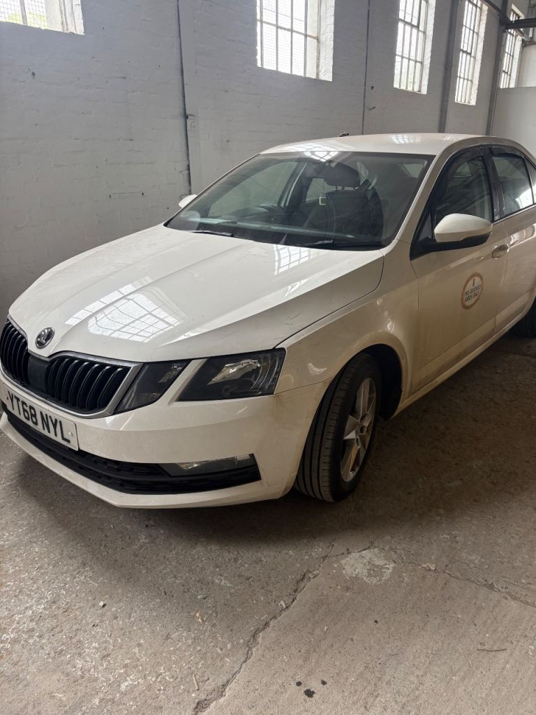 Skoda, OCTAVIA, Hatchback, 2018, Manual, 1598 (cc), 5 doors