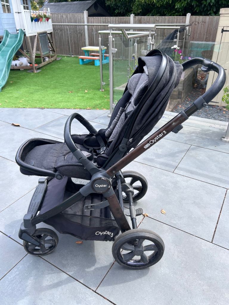 Oyster 3 Pushchair/Pram - Black Frame & Seat