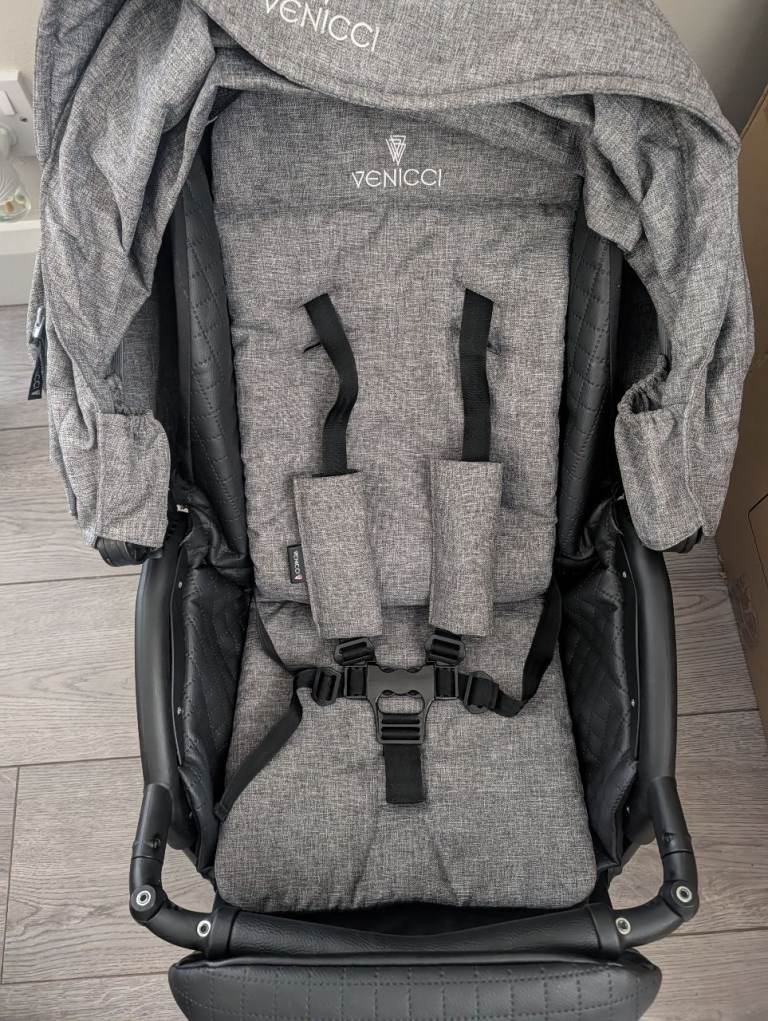 3 in 1 venicci travel system with isofix