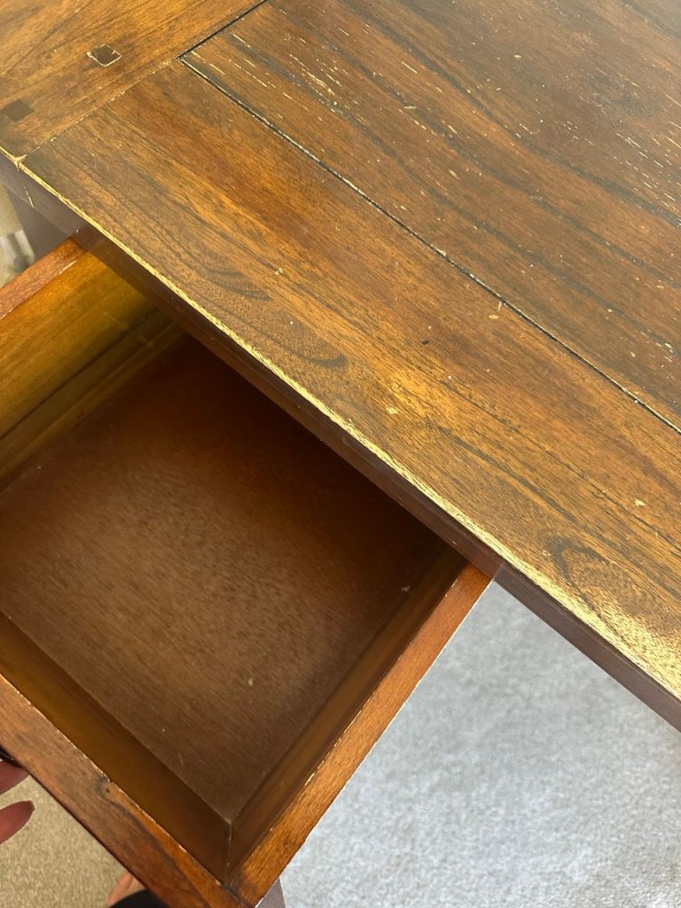 Free desk 