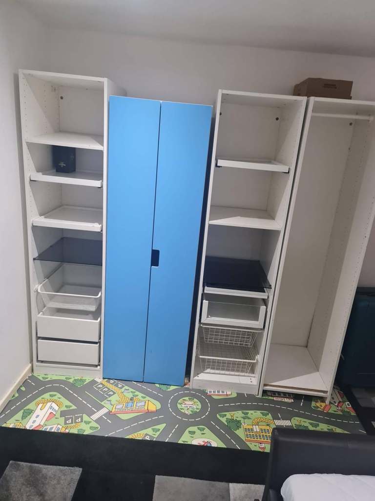 One Double Bedroom in a Three Bedroom House