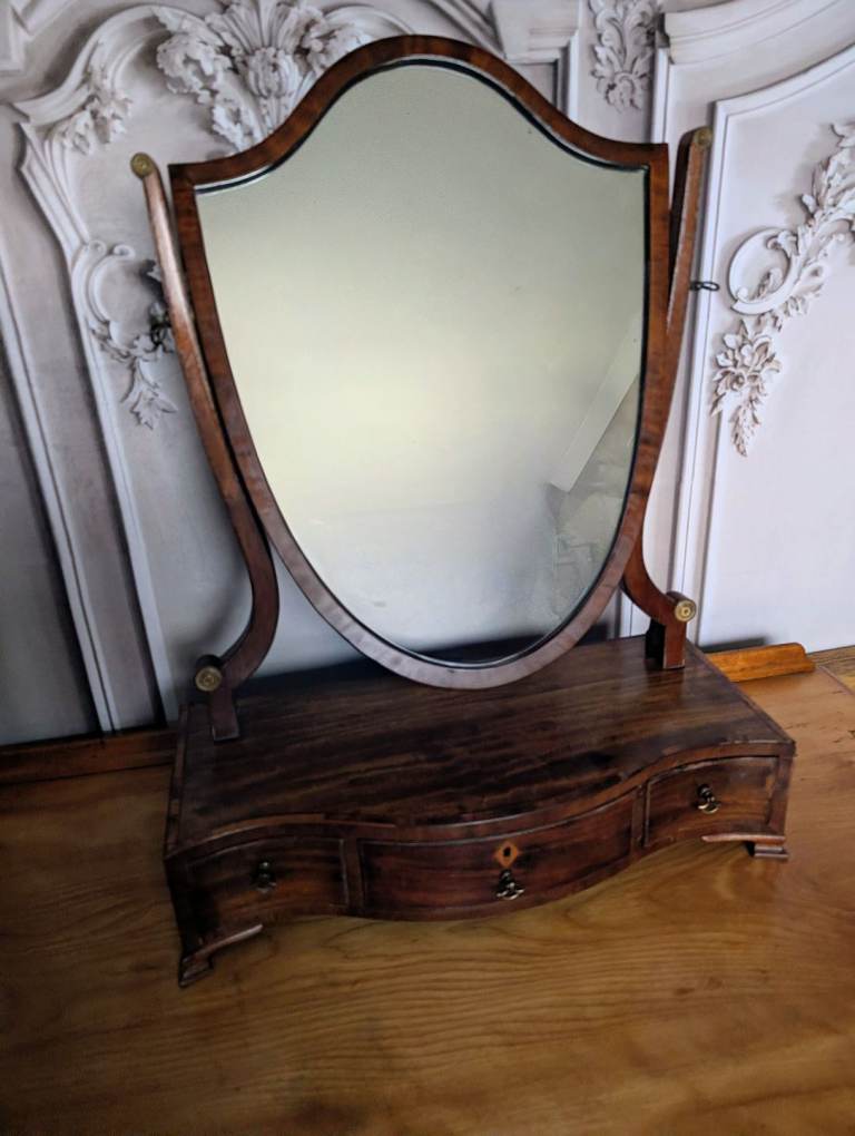 Antique Regency mahogany dressing mirror