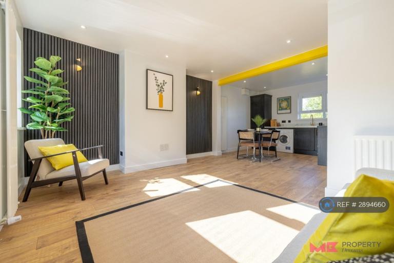 2 bedroom flat in Old Holywood Road, Holywood, BT18 (2 bed) (#2894660)
