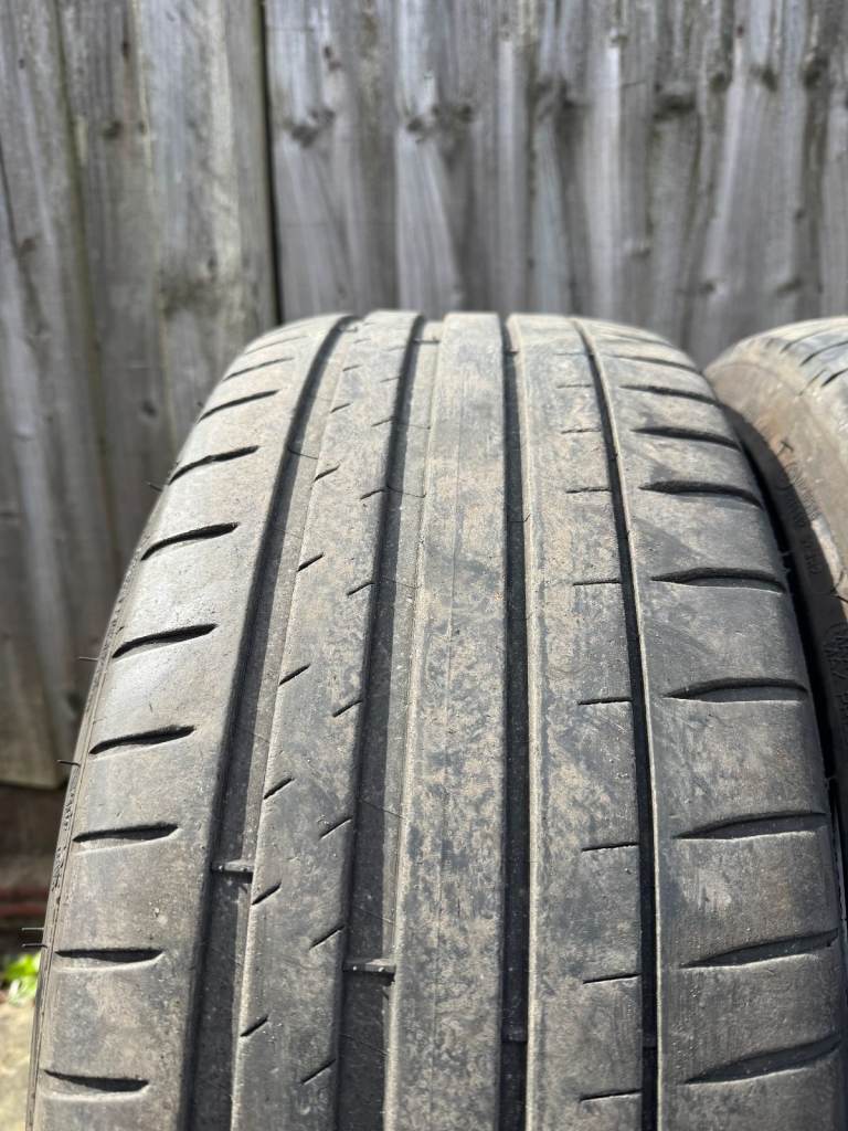 Michelin Pilot Sport 4