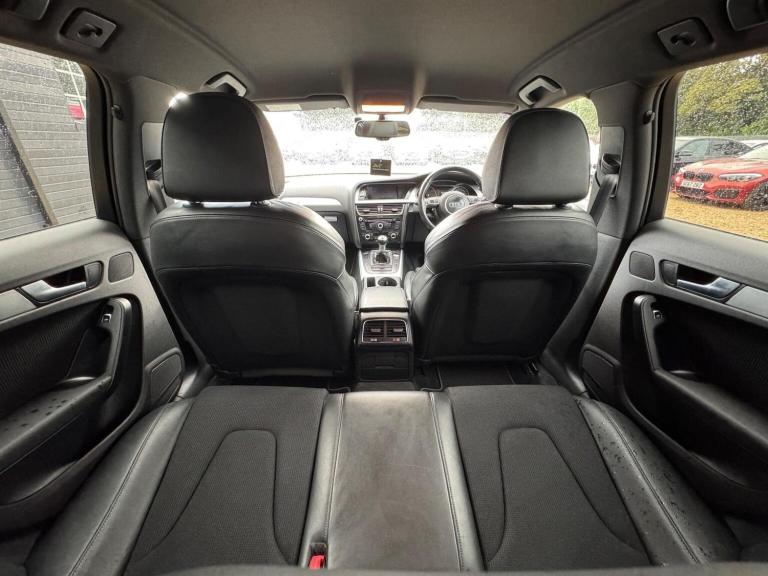 AUDI A4 AVANT 2.0 TDI S line quattro Euro 5 (s/s) 5dr 2015