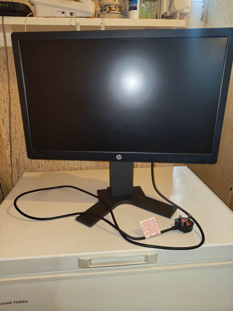HP EliteDisplay E232 23" Full HD IPS Monitor – Like New – Includes Stand & Power Cable