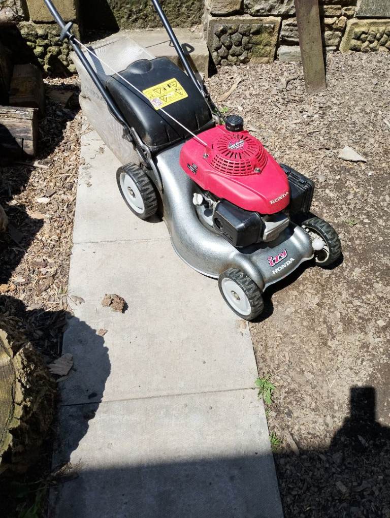 Honda Izy 16 inch petrol lawnmower 