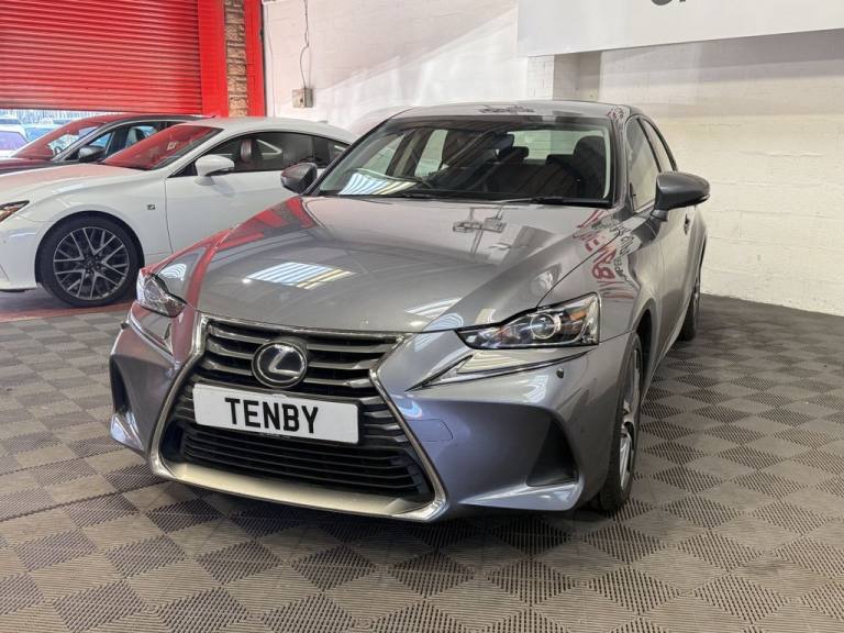 2018 Lexus IS 300h Executive Edition 4dr CVT Auto SALOON PETROL/ELECTRIC Automatic