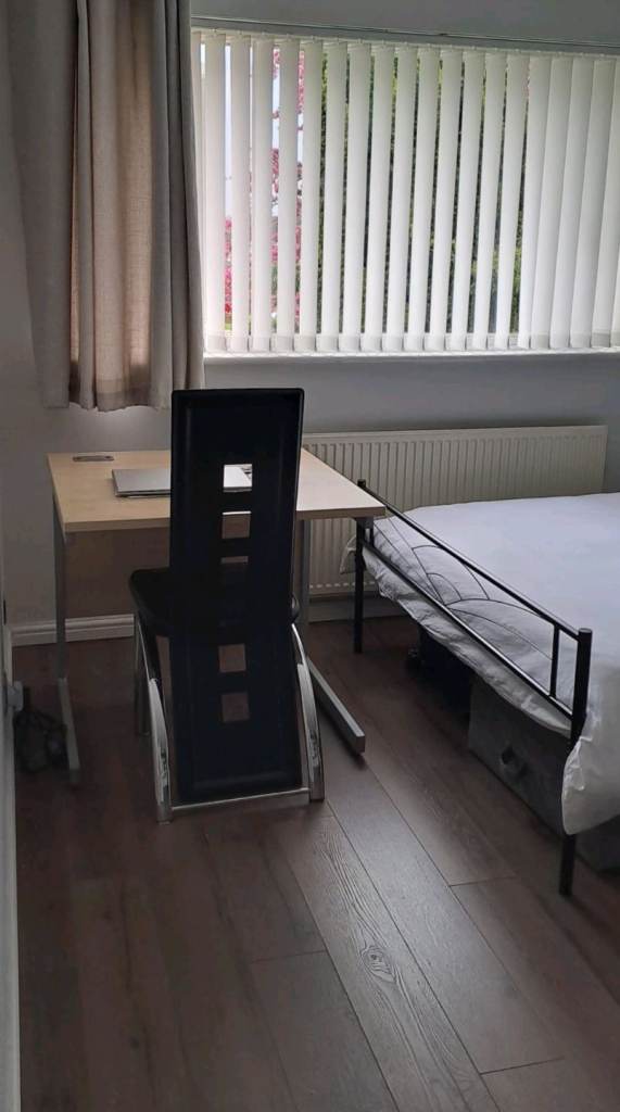 medium room cherry hinton