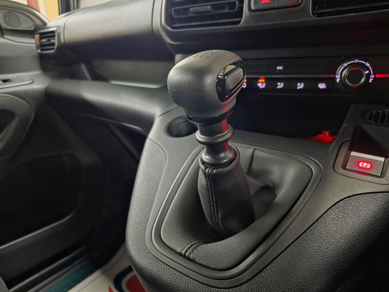 VAUXHALL COMBO 1.5 Turbo D 2300 Pro L1 H1 Euro 6 (s/s) 5dr 2023