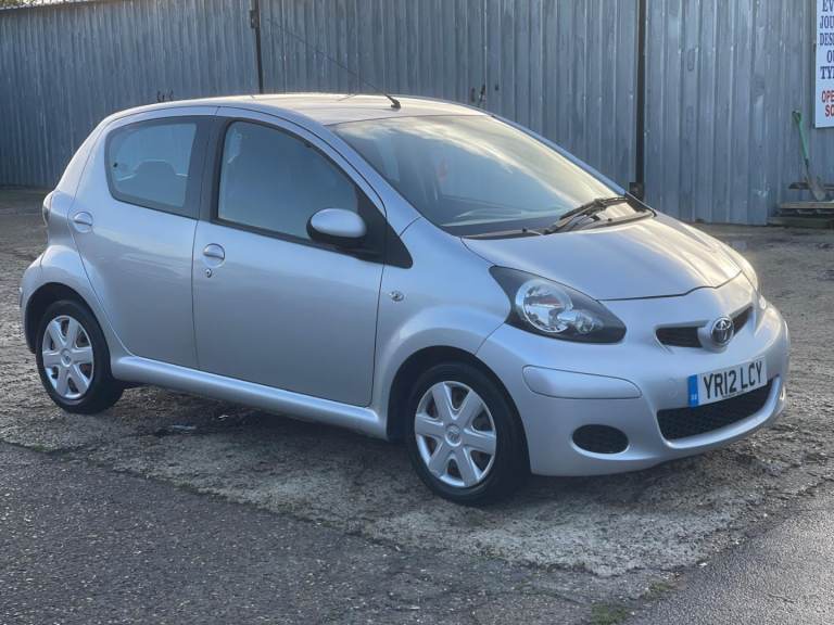 Toyota, AYGO, Hatchback, 2012, Manual, 998 (cc), 5 doors