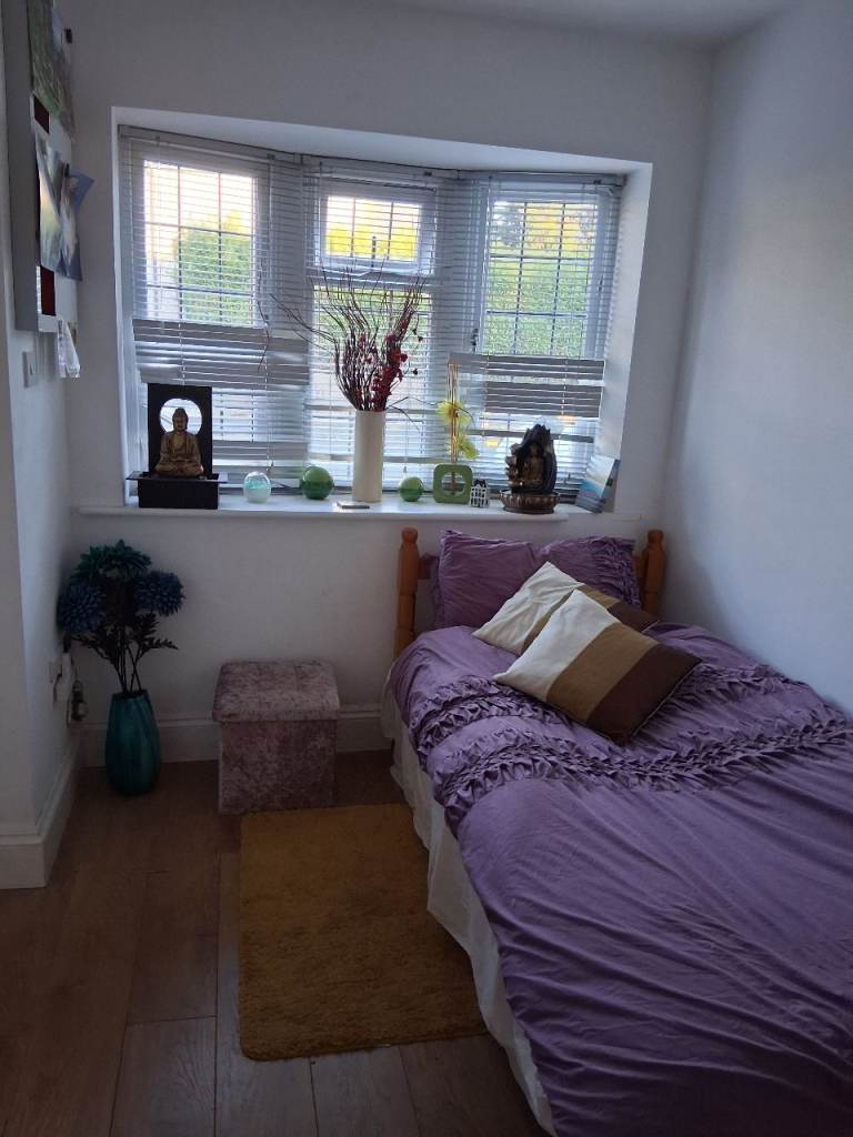 Private En-Suite Room in Quiet Home – Leamington Spa – Bills Included**