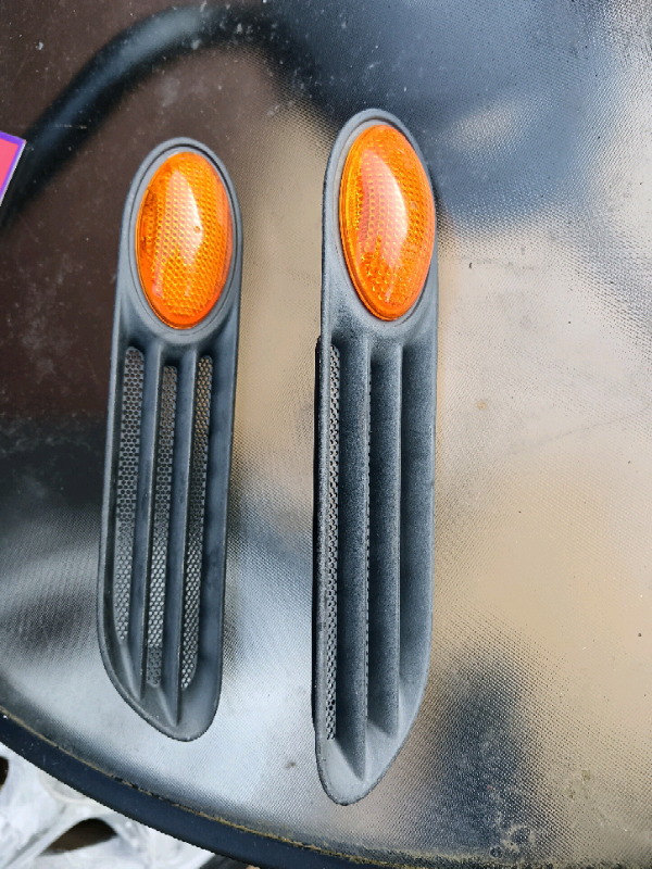 Mini Cooper R50 side indicators, good working condition,a little faded