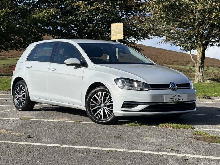 2018 Volkswagen Golf 1.6 TDI SE [Nav] 5dr Man, diesel, silver + great value family hatchback Hatc...