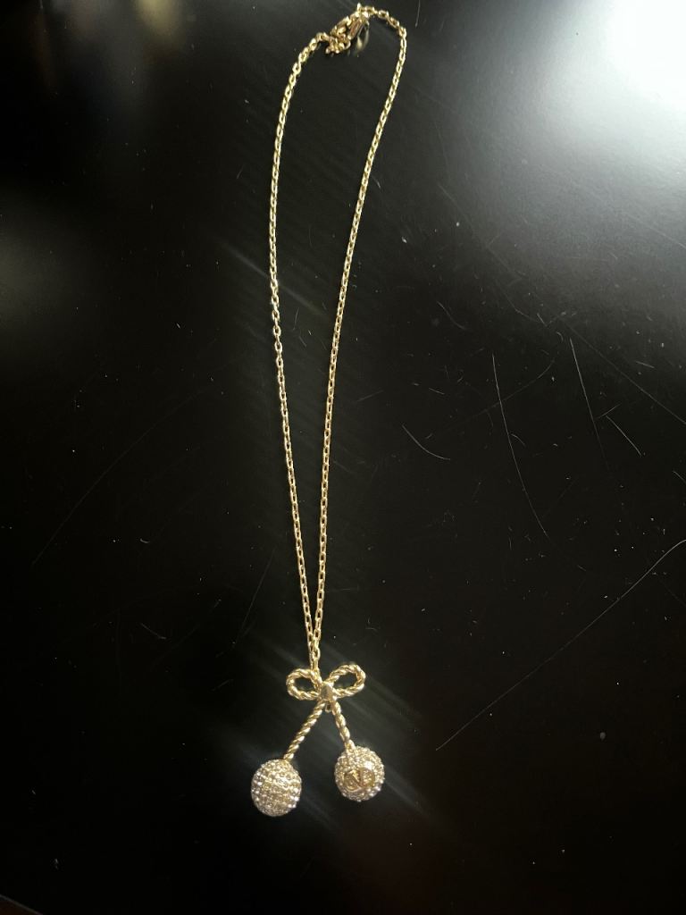 Sparkly Gold Tone Bow Charm Necklace – Good Condition