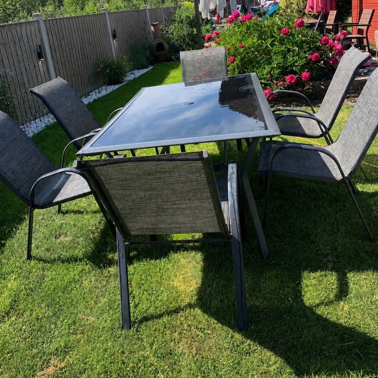 Garden glass table with 6 chairs