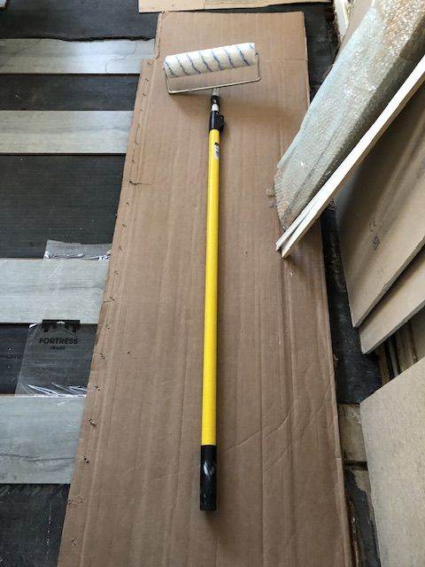 Decorator's telescopic extension pole, roller frame & roller £15 