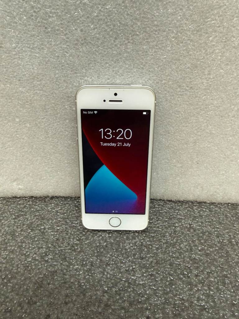 Clean iPhone SE White Silver UNLOCKED TO ANY NETWORK WARRANTY 