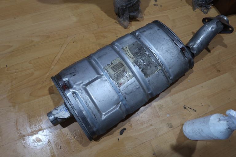 Genuine GMC Typhoon/S10/BLAZER Exhaust/Muffler 6CYl 4.3 - 12545734