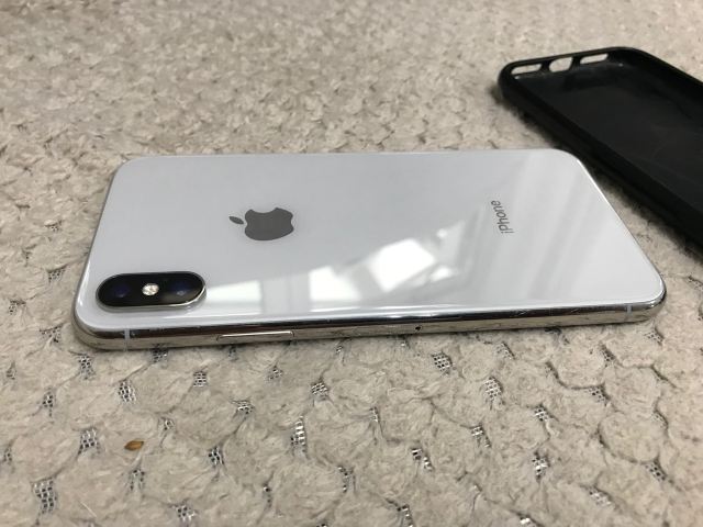 Apple iPhone X 64GB Silver, Unlocked Mint condition | in Leicester