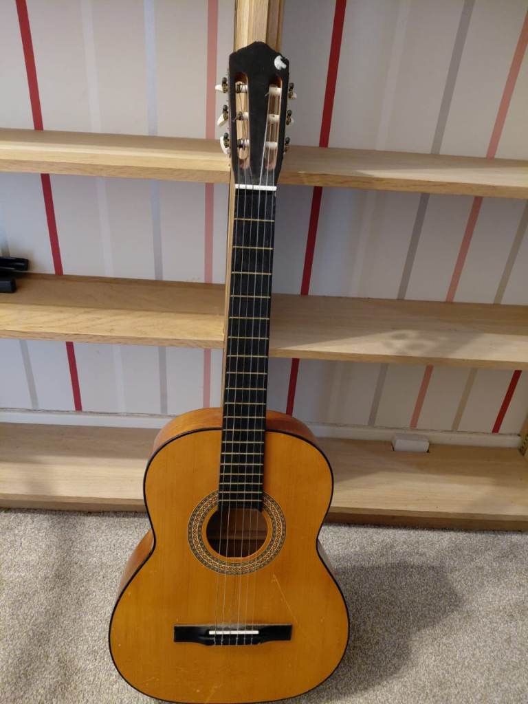 Classical Acoustic Guitar – Full Size 6 String – Good Condition