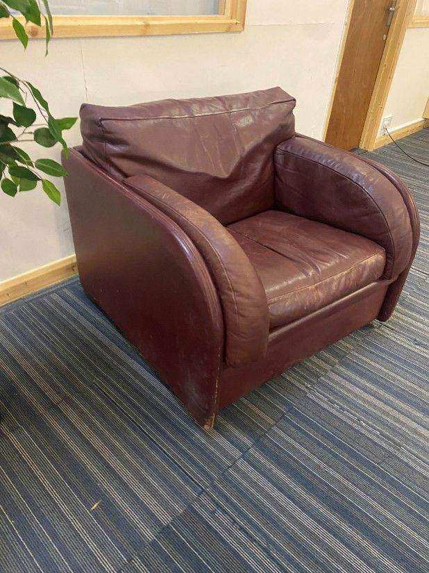 Used Second hand Mauve Single Leather Sofa Comfortable Armchair for home lounge living room chair