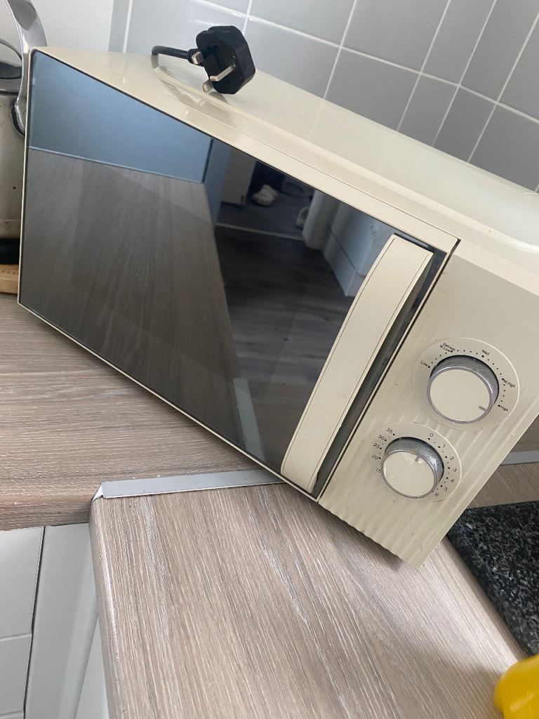 Cream Microwave Oven – Good Condition