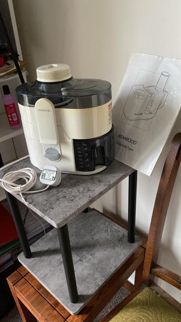 Kenwood Juicer - Good Condition with Manual