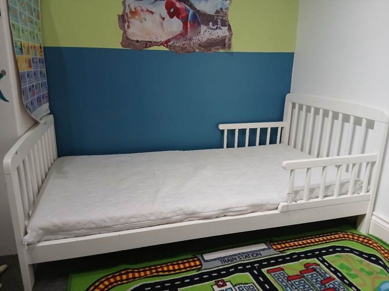 Kids bed