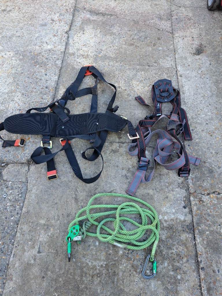 2x JSP and Climbing Harness and Rope Pulley System – Good Condition