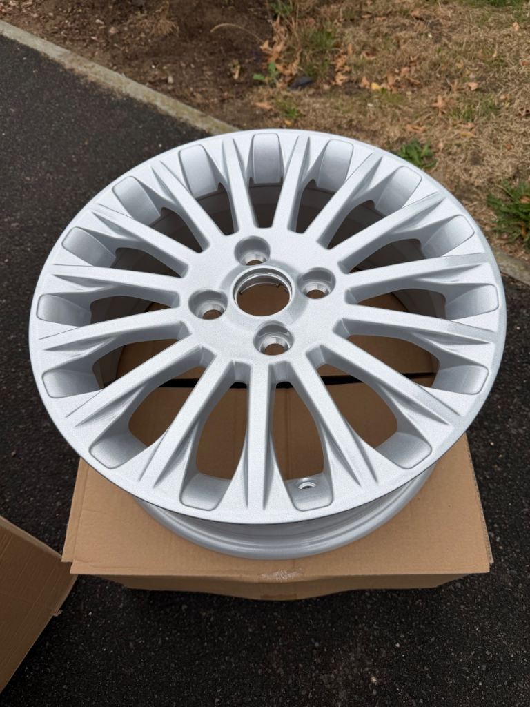 Alloy for Ford, 16 inch, 15 spoke. BRAND NEW