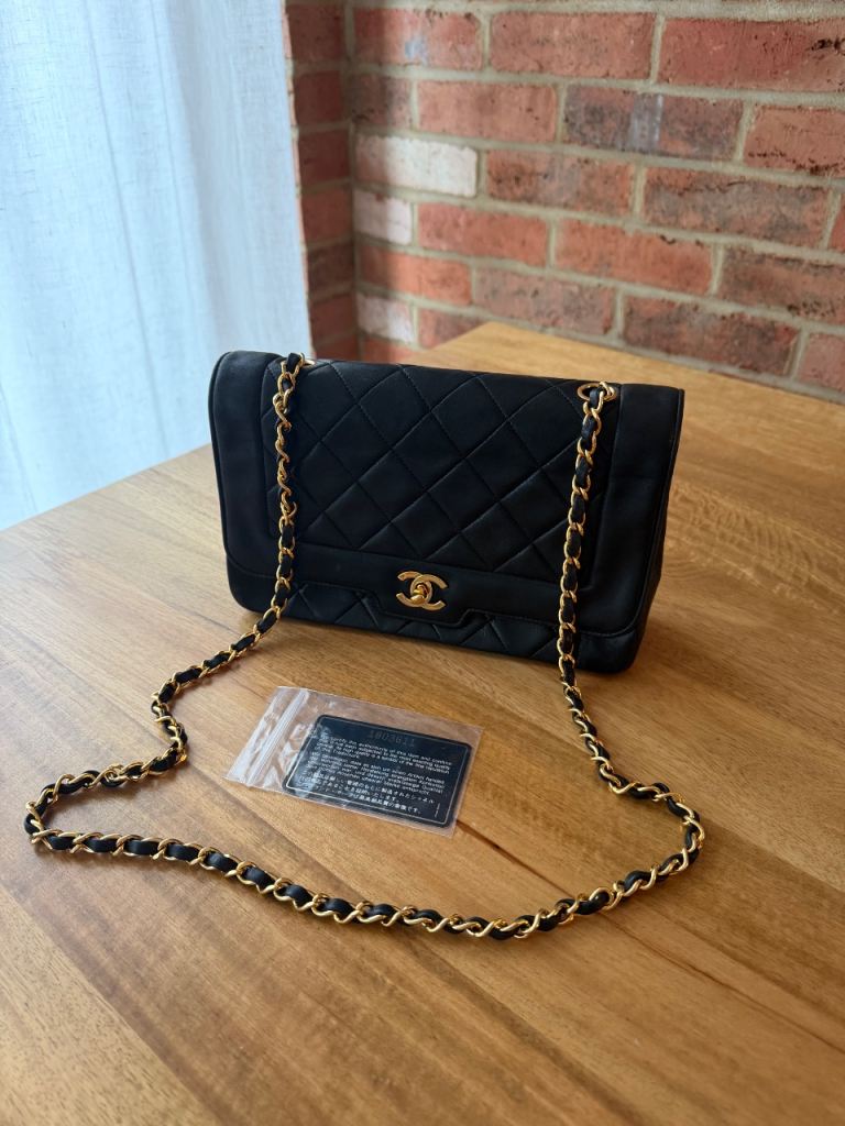 Chanel medium black leather shoulder bag 
