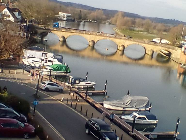 Riverside apartment available 