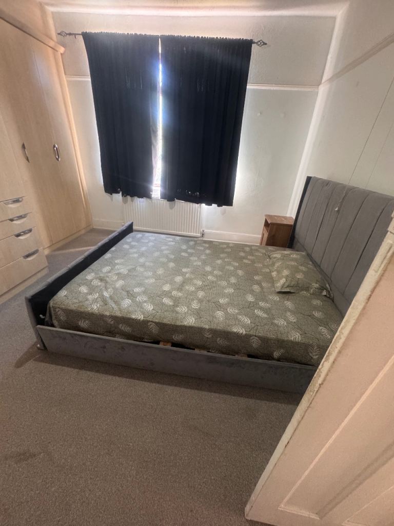 double bed room to rent