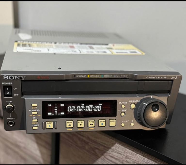 Sony compact player model J3