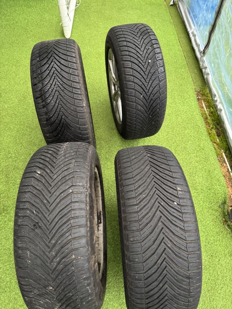 X5 bmw wheels and very good tires 