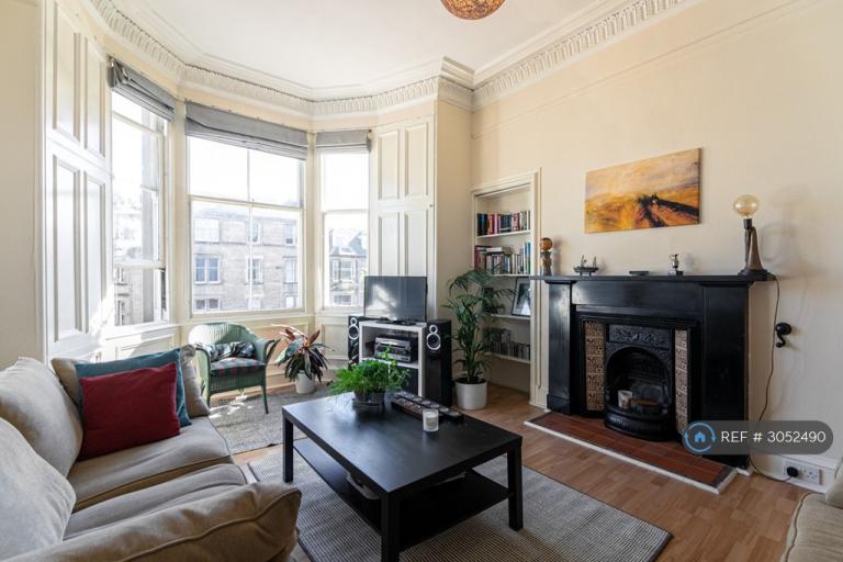 1 bedroom flat in Morningside Road, Edinburgh, EH10 (1 bed) (#3052490)
