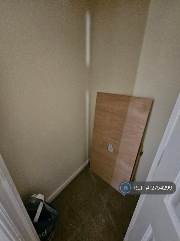 2 bedroom flat in Ambleside, Purfleet, RM19 (2 bed) (#2754299)