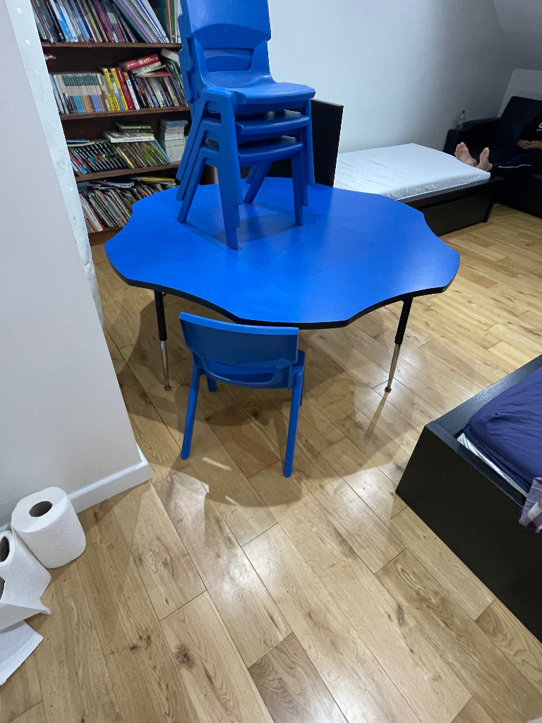 Kids table with 6 chairs amazing