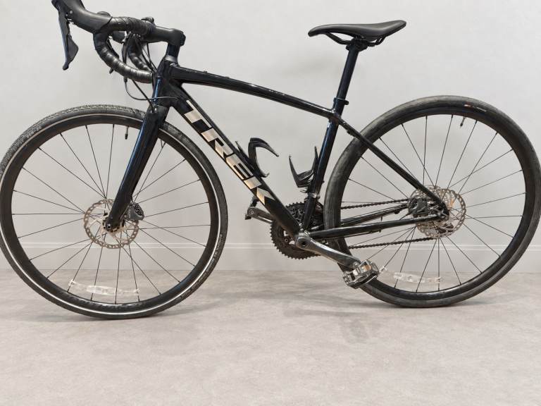 Trek Domane AL 4 Disc 2022 – 49cm – Gloss Trek Black