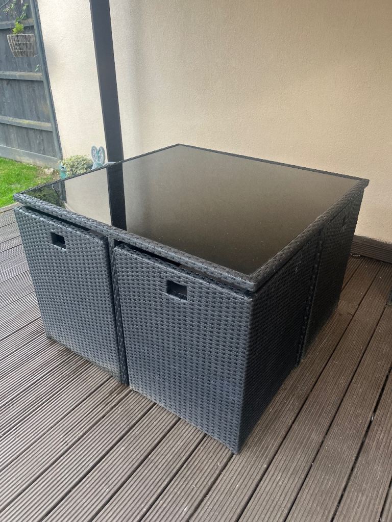black glass outdoor table and chairs 