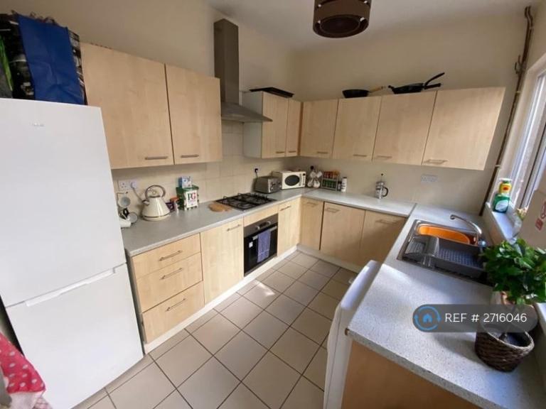 1 bedroom in Woodgrange Drive, Southend-On-Sea, SS1 (#2716046)