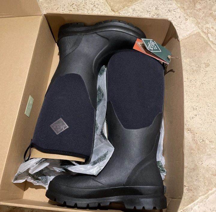 Muck Boots Women's, Size 4, brand new 