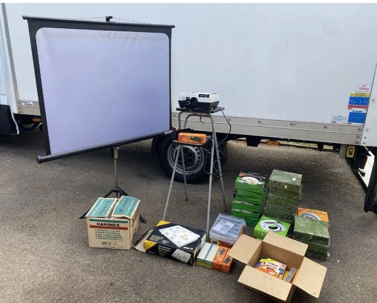 Hanimex rondette Projector/screen/ accessories 