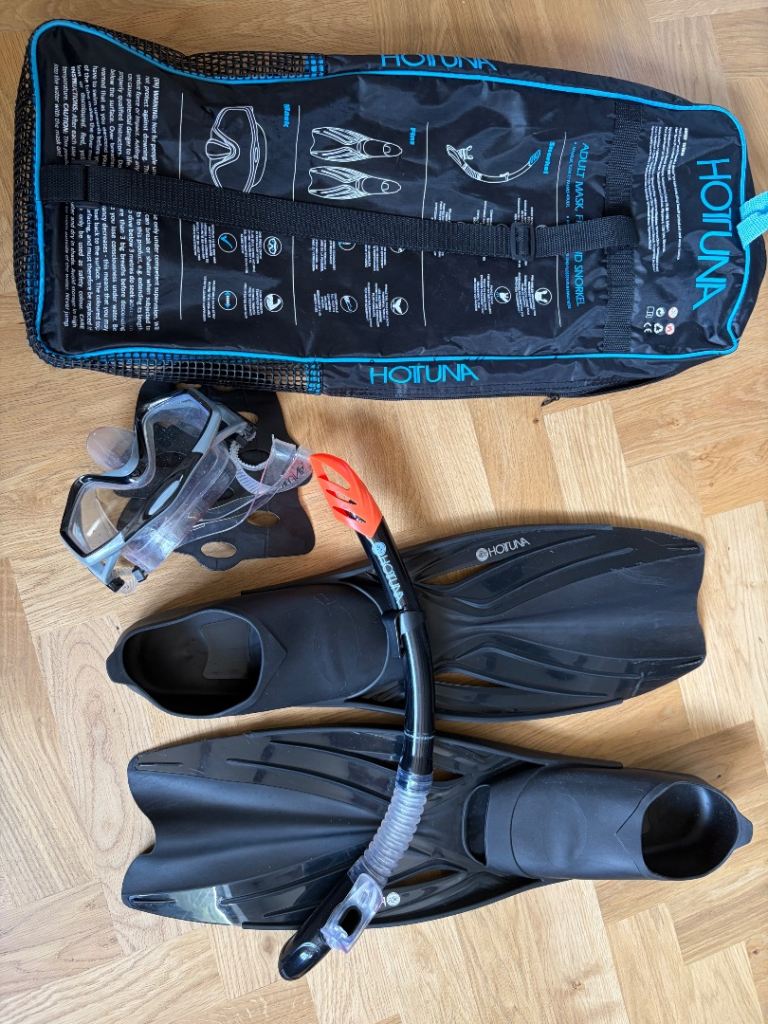 HOTUNA Snorkel Set with Fins and Mask – As Good As New