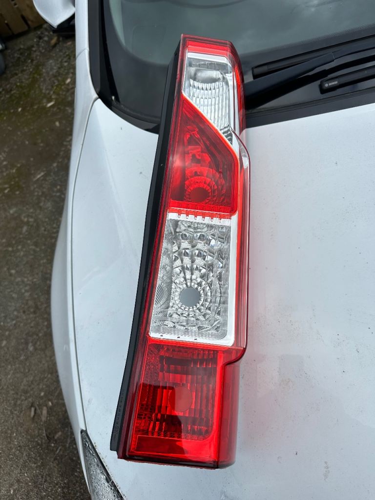 Nissan movano / nv400 rear light