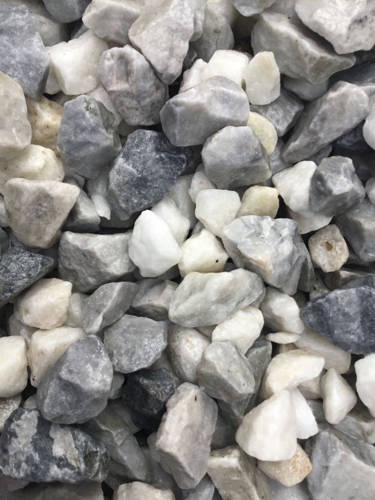 Bulk bags of 20 mm  polar ice ( Everest) garden and driveway chips/ gravel/ stones 